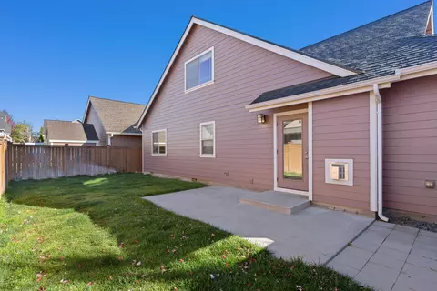 63405 Ledgestone Ct, Bend, OR 97701 photo 11