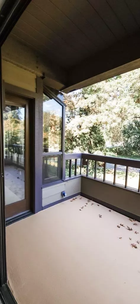 115 Rogue River Hwy UNIT 202, Grants Pass, OR 97527
