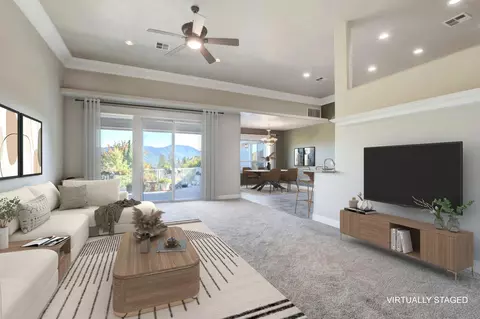 931 NW Valley View Dr, Grants Pass, OR 97526