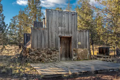 6917 SW Mustang Rd, Terrebonne, OR 97760