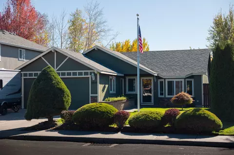 3210 SW Metolius Pl, Redmond, OR 97756