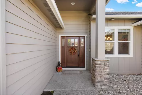 43 Crestview Ct, Eagle Point, OR 97524 photo 4
