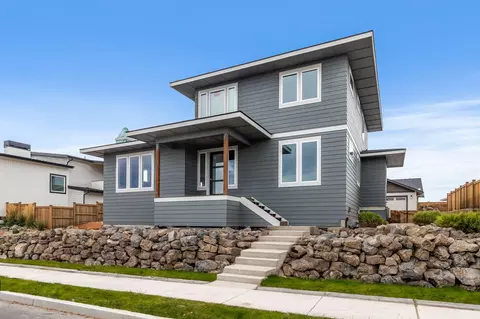 3737 SW 43rd St, Redmond, OR 97756