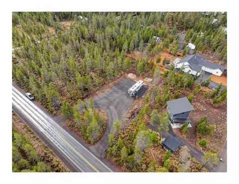 56657 Solar Dr, Bend, OR 97707 photo 3