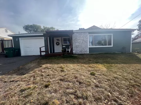 614 Mt Whitney St, Klamath Falls, OR 97601