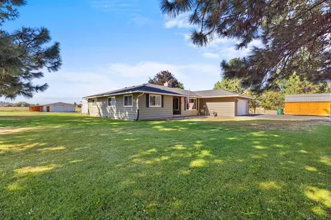 5631 Valleyview Ln, Klamath Falls, OR 97601