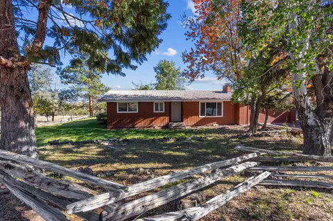 1517 SW Roberta Dr, Madras, OR 97741
