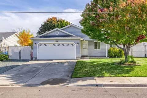 7706 27th St, White City, OR 97503