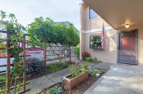 1012 SE Camelot Dr, Grants Pass, OR 97526
