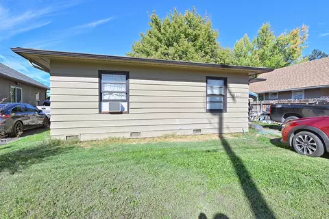 824 Dakota Ave, Medford, OR 97501