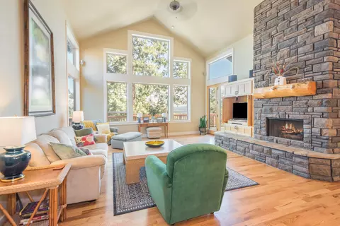 2895 NW Lucus Ct, Bend, OR 97703
