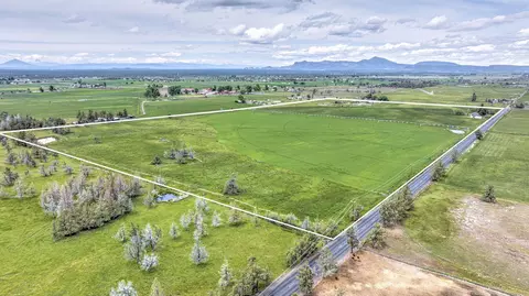 6261 SW Copley Rd, Powell Butte, OR 97753