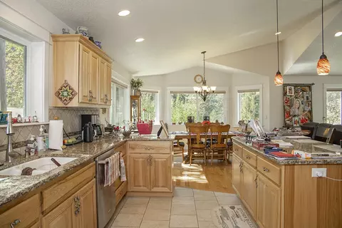 165 Hogan Rd, Applegate, OR 97530 photo 9