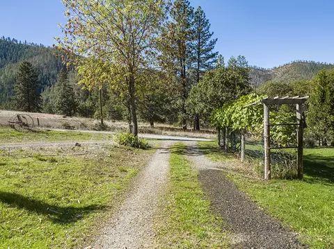 165 Hogan Rd, Applegate, OR 97530 photo 32