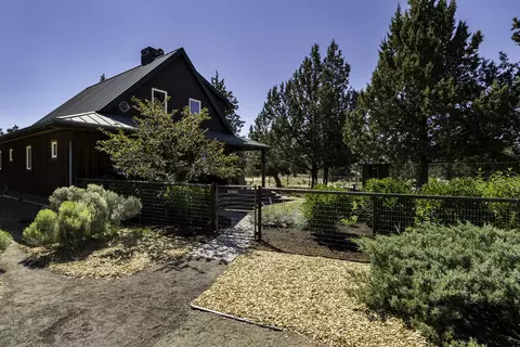 62860 Dickey Rd, Bend, OR 97701