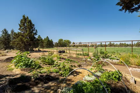 62860 Dickey Rd, Bend, OR 97701 photo 27