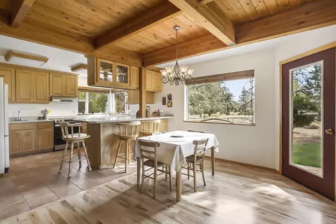 62860 Dickey Rd, Bend, OR 97701 photo 10