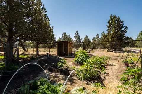 62860 Dickey Rd, Bend, OR 97701 photo 28