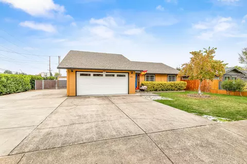 1801 Pinedale St, Medford, OR 97504