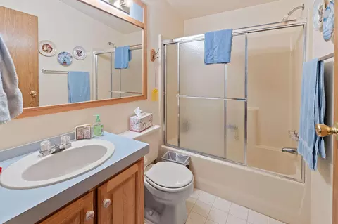 Bath - 43273 Sycan Rd, Beatty, OR 97621 photo 2 of 3