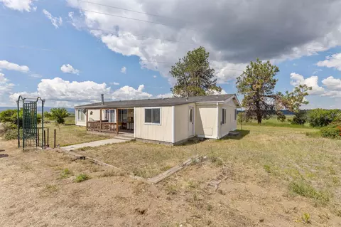 Exterior - 43273 Sycan Rd, Beatty, OR 97621 photo 3 of 17