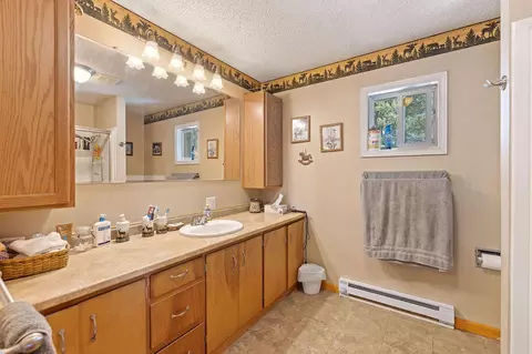 Bath - 43273 Sycan Rd, Beatty, OR 97621 photo 3 of 3