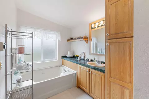 Bath - 43273 Sycan Rd, Beatty, OR 97621 photo 1 of 3