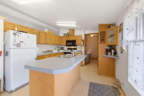 Kitchen - 43273 Sycan Rd, Beatty, OR 97621 photo 1 of 4