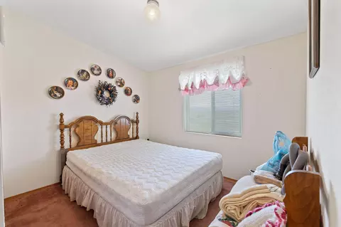 Bedroom - 43273 Sycan Rd, Beatty, OR 97621 photo 2 of 3