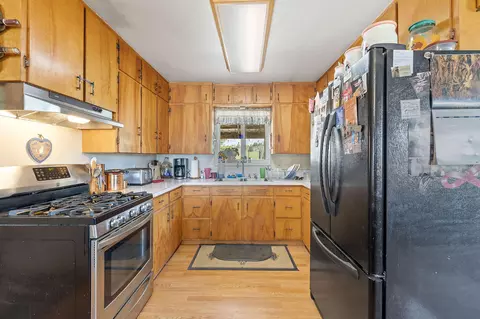 Kitchen - 43273 Sycan Rd, Beatty, OR 97621 photo 4 of 4