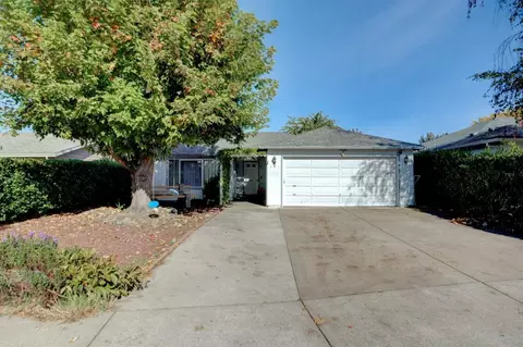 511 Mace Rd, Medford, OR 97501