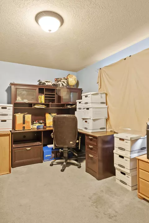 23041 Bronco Ct, Bend, OR 97701 photo 18