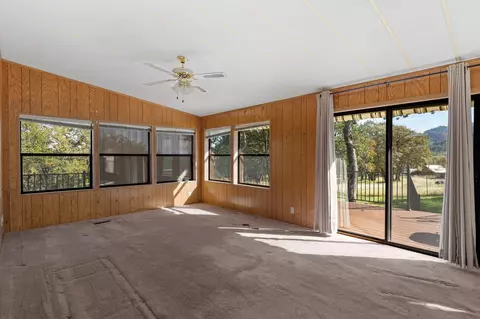 5705 Old Stage Rd, Central Point, OR 97502 photo 9
