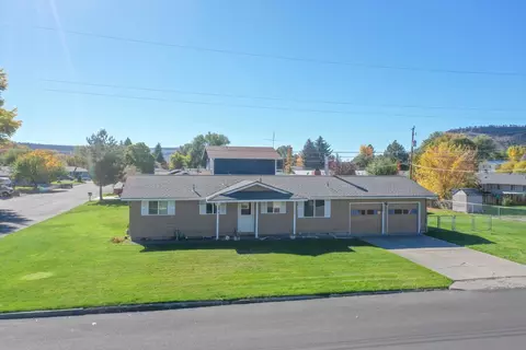 708 SE 5th St, Prineville, OR 97754