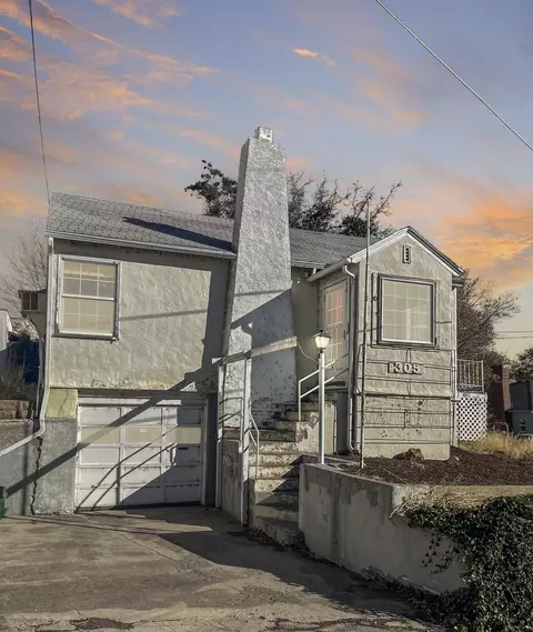 305 Hillside Ave, Klamath Falls, OR 97601