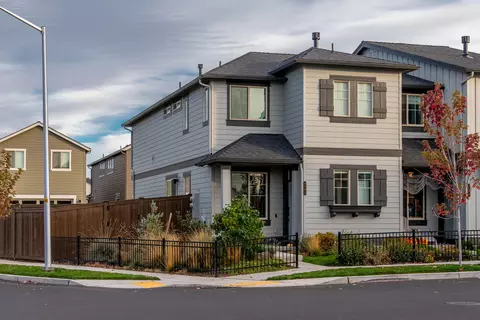 4502 SW 37th St, Redmond, OR 97756