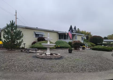 1094 Lee Roze Ln, Grants Pass, OR 97527