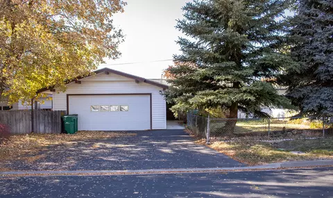1128 Alandale St, Klamath Falls, OR 97603