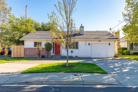 2530 Howard Ave, Medford, OR 97501