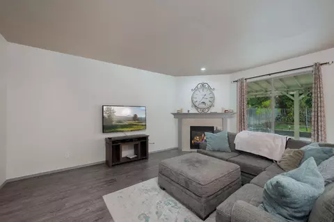 62037 Quail Run Pl, Bend, OR 97701 photo 9
