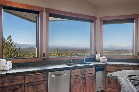 1342 NW Remarkable Dr, Bend, OR 97703 photo 16