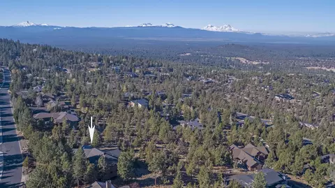 1342 NW Remarkable Dr, Bend, OR 97703 photo 2