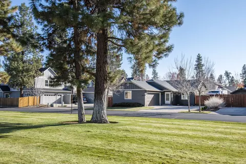 1603 W Allingham Ave, Sisters, OR 97759