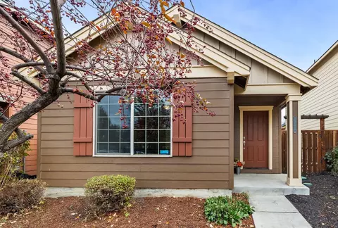 2755 NW Cedar Ave, Redmond, OR 97756