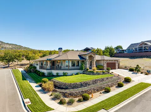 3514 Admiral Way, Medford, OR 97504