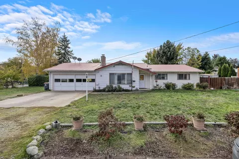 1219 Harding Ct, Medford, OR 97501