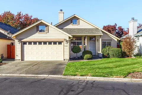 1196 Osprey Dr, Grants Pass, OR 97526