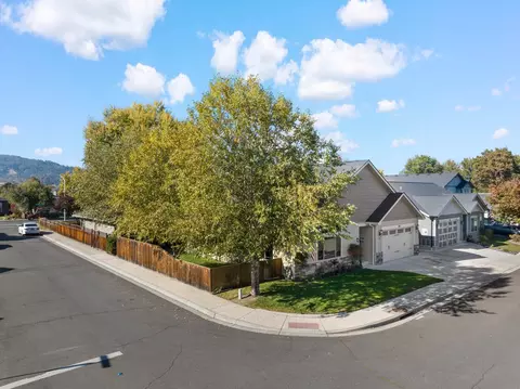 636 John Wayne Dr, Central Point, OR 97502 photo 27