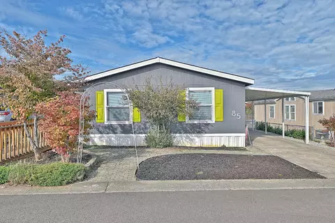 8401 Old Stage Rd #85, Central Point, OR 97502