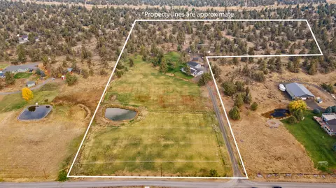 63680 Gentry Loop, Bend, OR 97701 photo 3